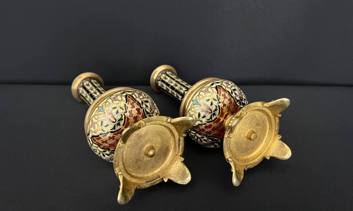 Paire de vases en bronze doré et émail champlevé – dans le goût de Barbedienne-photo-1