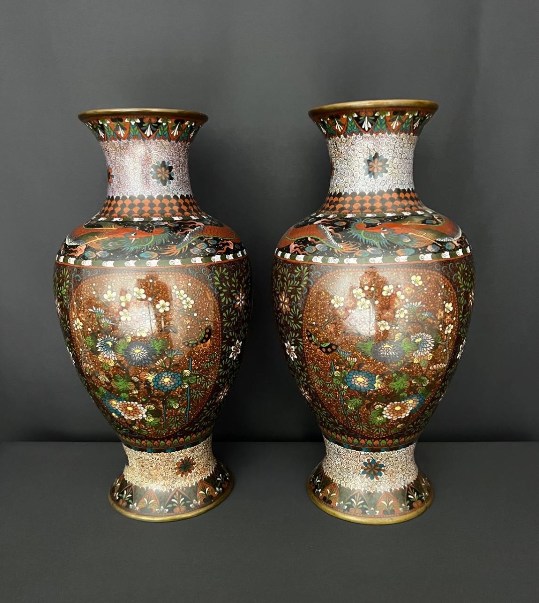 Grande paire de vases cloisonnés – Asie, fin XIXe / début XXe siècle