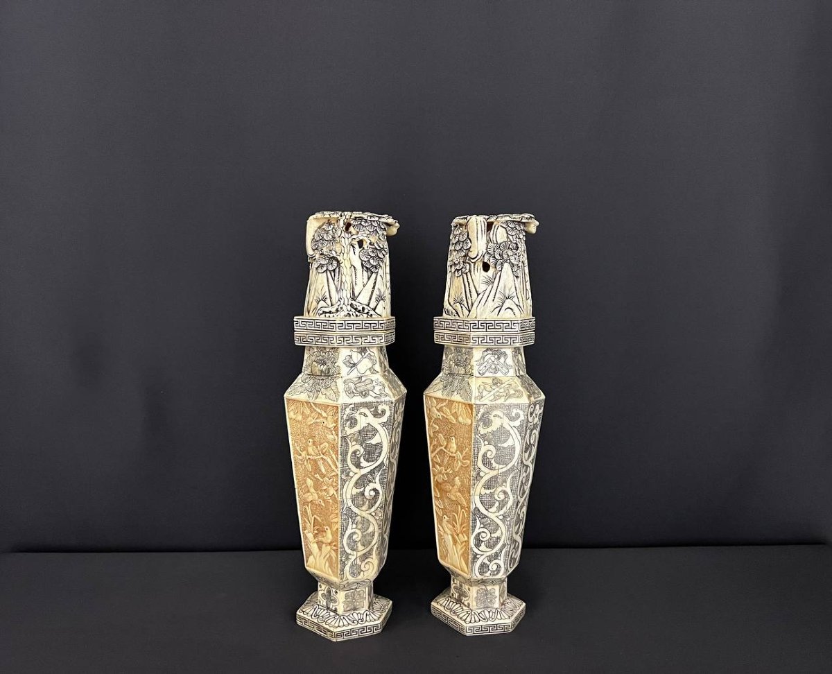 Pair Of Carved Vases – Japan, Meiji Period (1868–1912)-photo-2