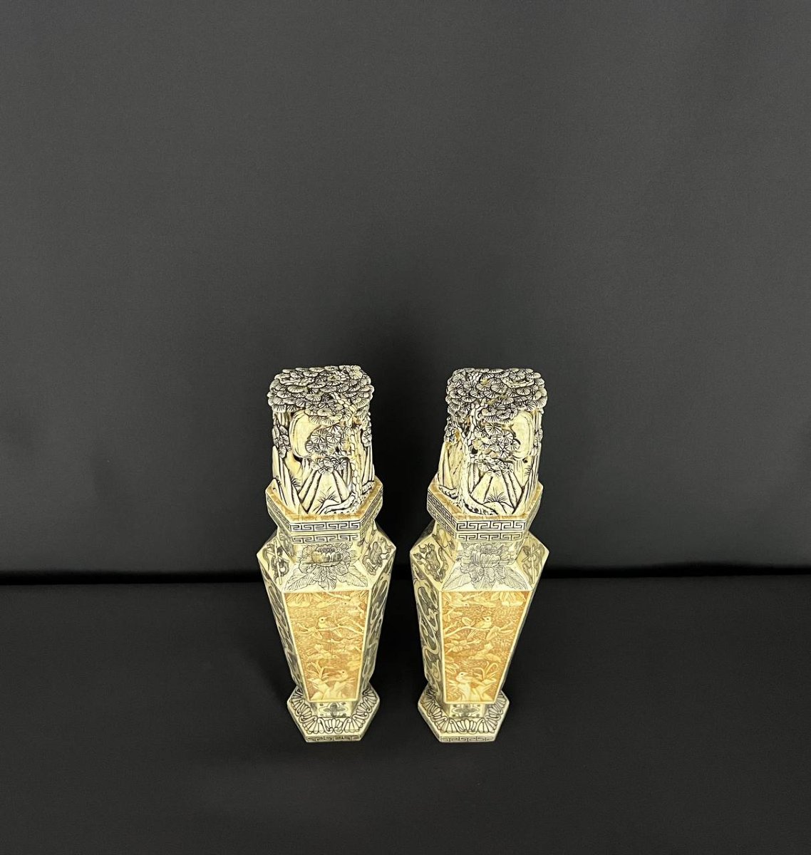 Pair Of Carved Vases – Japan, Meiji Period (1868–1912)-photo-2