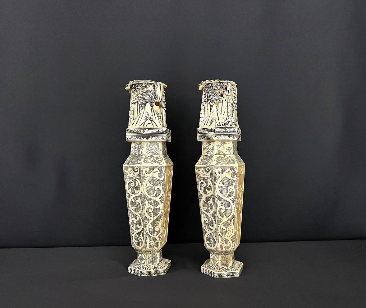Pair Of Carved Vases – Japan, Meiji Period (1868–1912)-photo-3