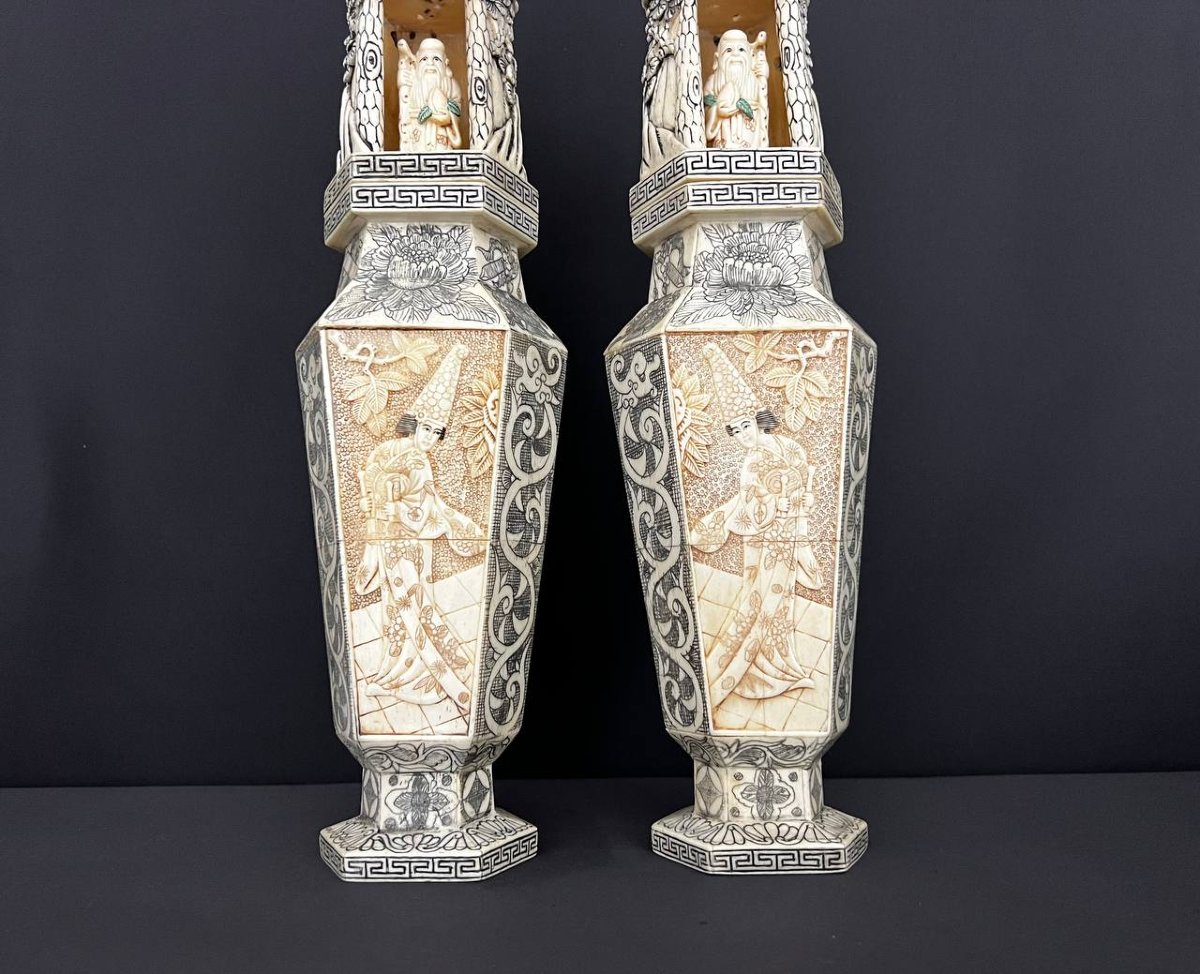Pair Of Carved Vases – Japan, Meiji Period (1868–1912)-photo-5