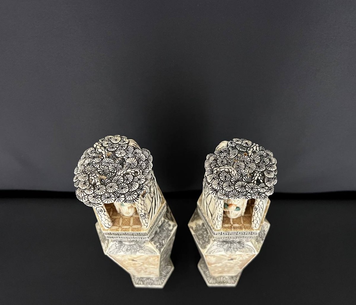 Pair Of Carved Vases – Japan, Meiji Period (1868–1912)-photo-7