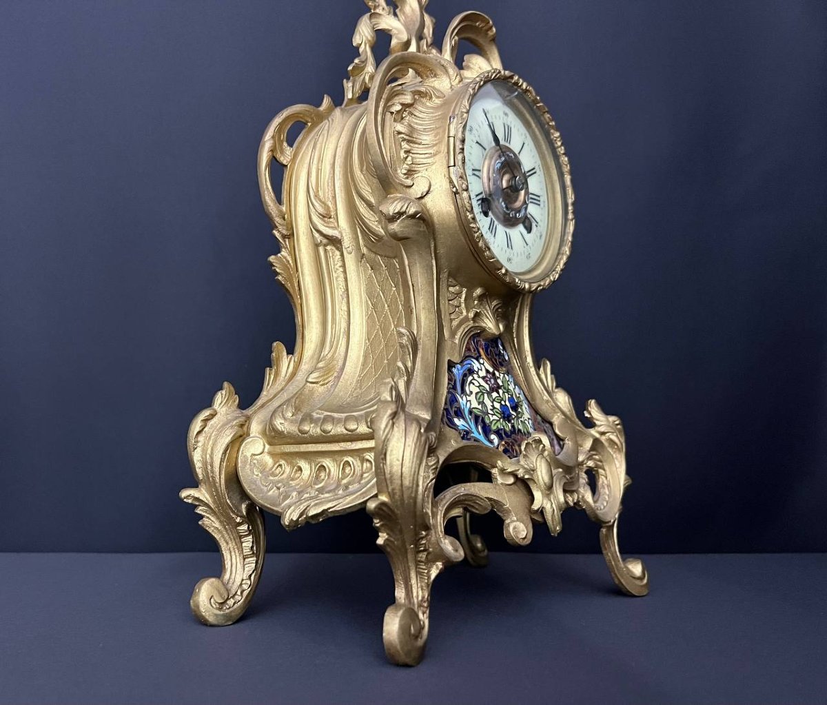 Pendule en bronze et émail cloisonné – style Napoléon III,  début XXe siècle-photo-2