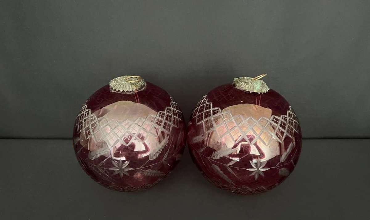 Pair Of Blown And Cut Crystal Christmas Balls-photo-3