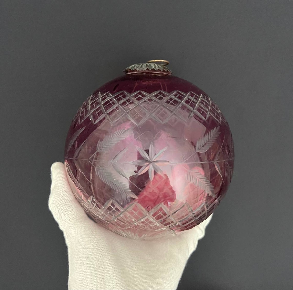 Pair Of Blown And Cut Crystal Christmas Balls-photo-3