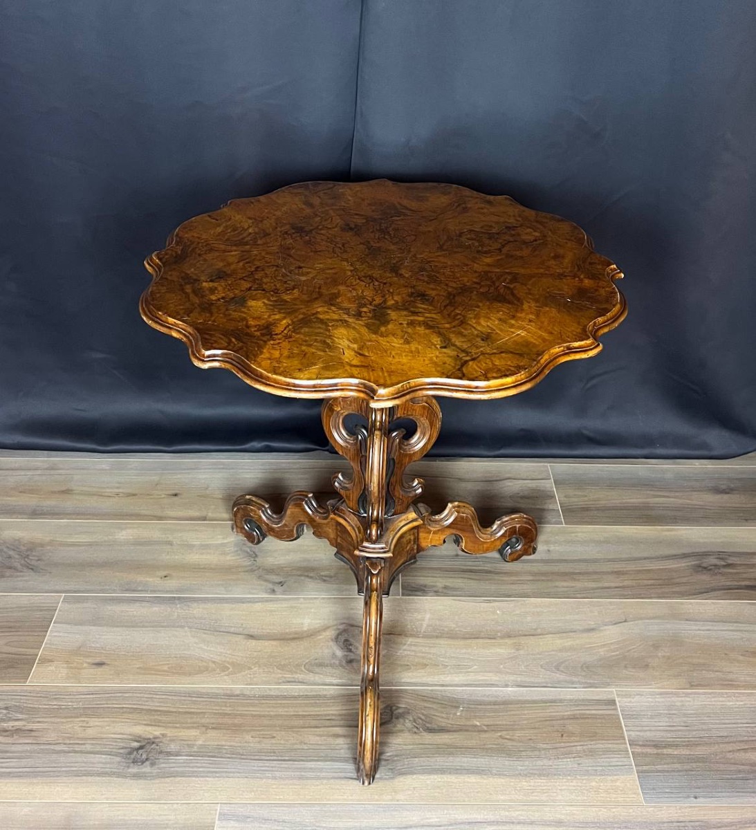 Antique Burr Walnut Side Table, 19th Century-photo-2
