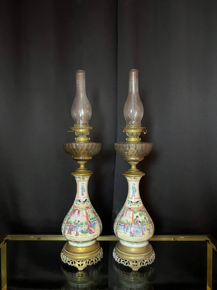 Paire de lampes à huile en porcelaine de Chine Canton, montures en bronze, XIXe siècle-photo-6