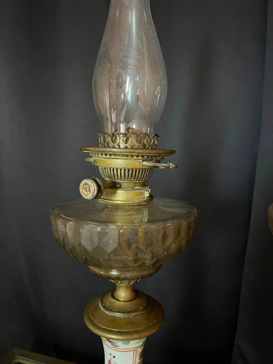 Paire de lampes à huile en porcelaine de Chine Canton, montures en bronze, XIXe siècle-photo-7