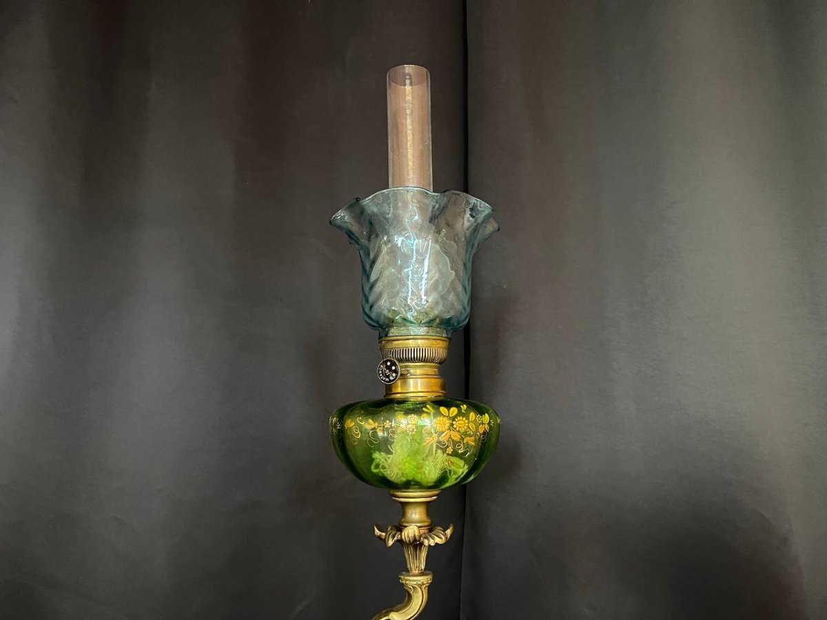 Lampe à huile XIXe en bronze et verre émaillé, décor au putto-photo-2