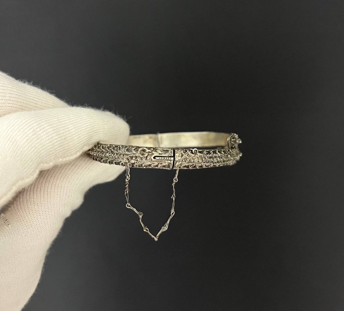 Bracelet rigide ancien asiatique à décor de dragon-photo-2