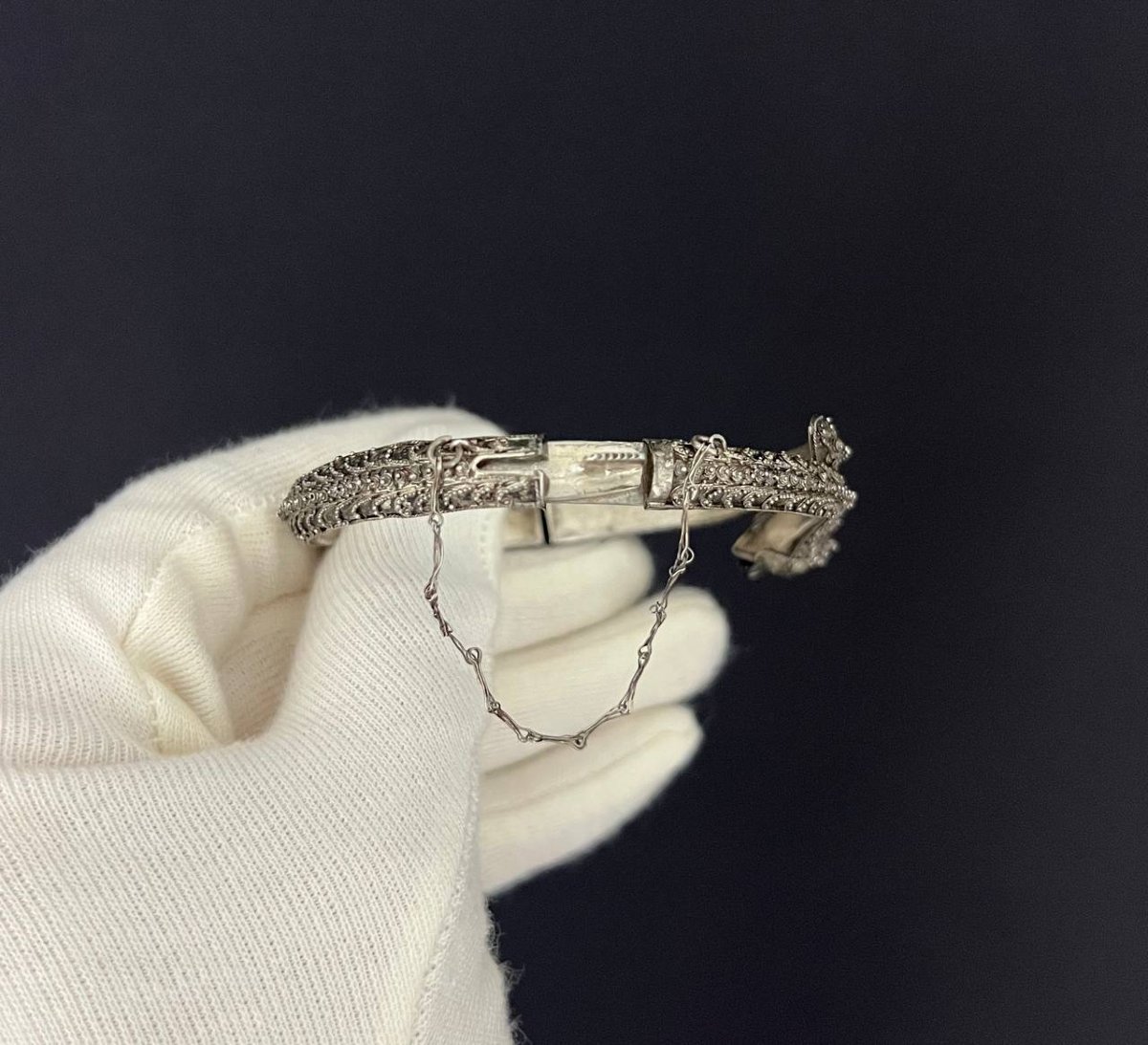 Bracelet rigide ancien asiatique à décor de dragon-photo-3