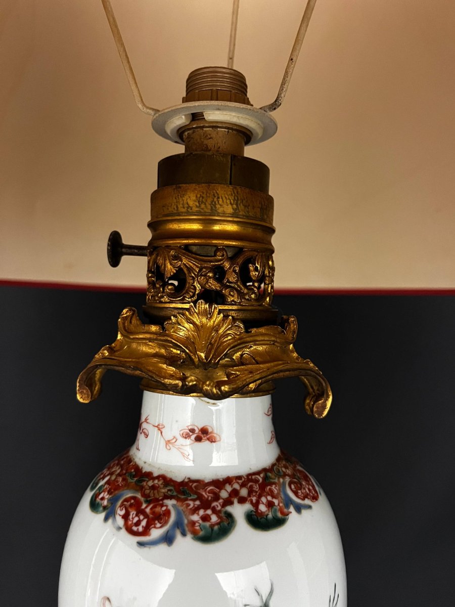Grande lampe en porcelaine et bronze doré, décor polychrome Famille Rose – fin XIXe siècle-photo-3