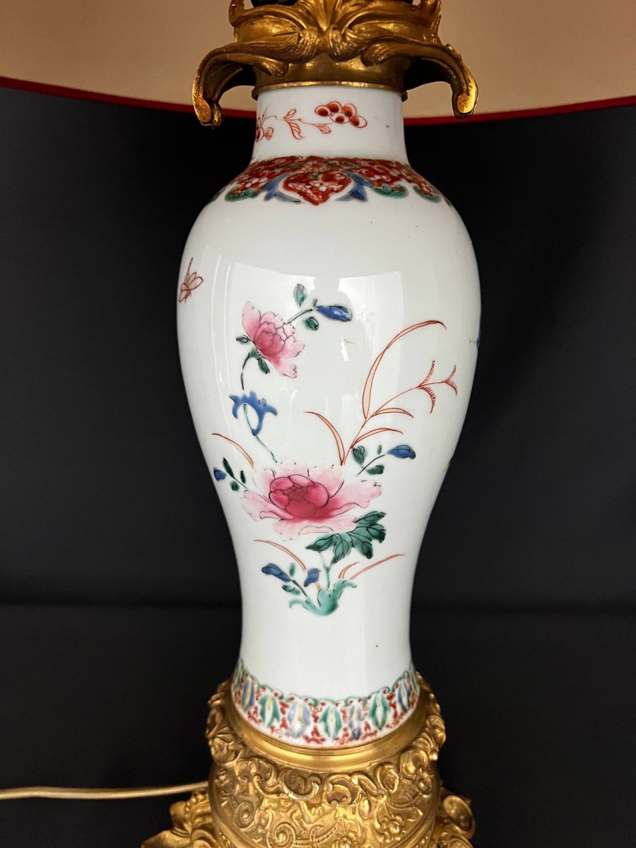Grande lampe en porcelaine et bronze doré, décor polychrome Famille Rose – fin XIXe siècle-photo-5