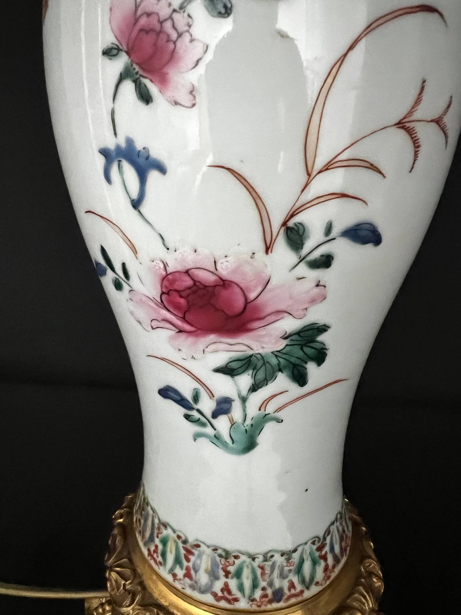 Grande lampe en porcelaine et bronze doré, décor polychrome Famille Rose – fin XIXe siècle-photo-6
