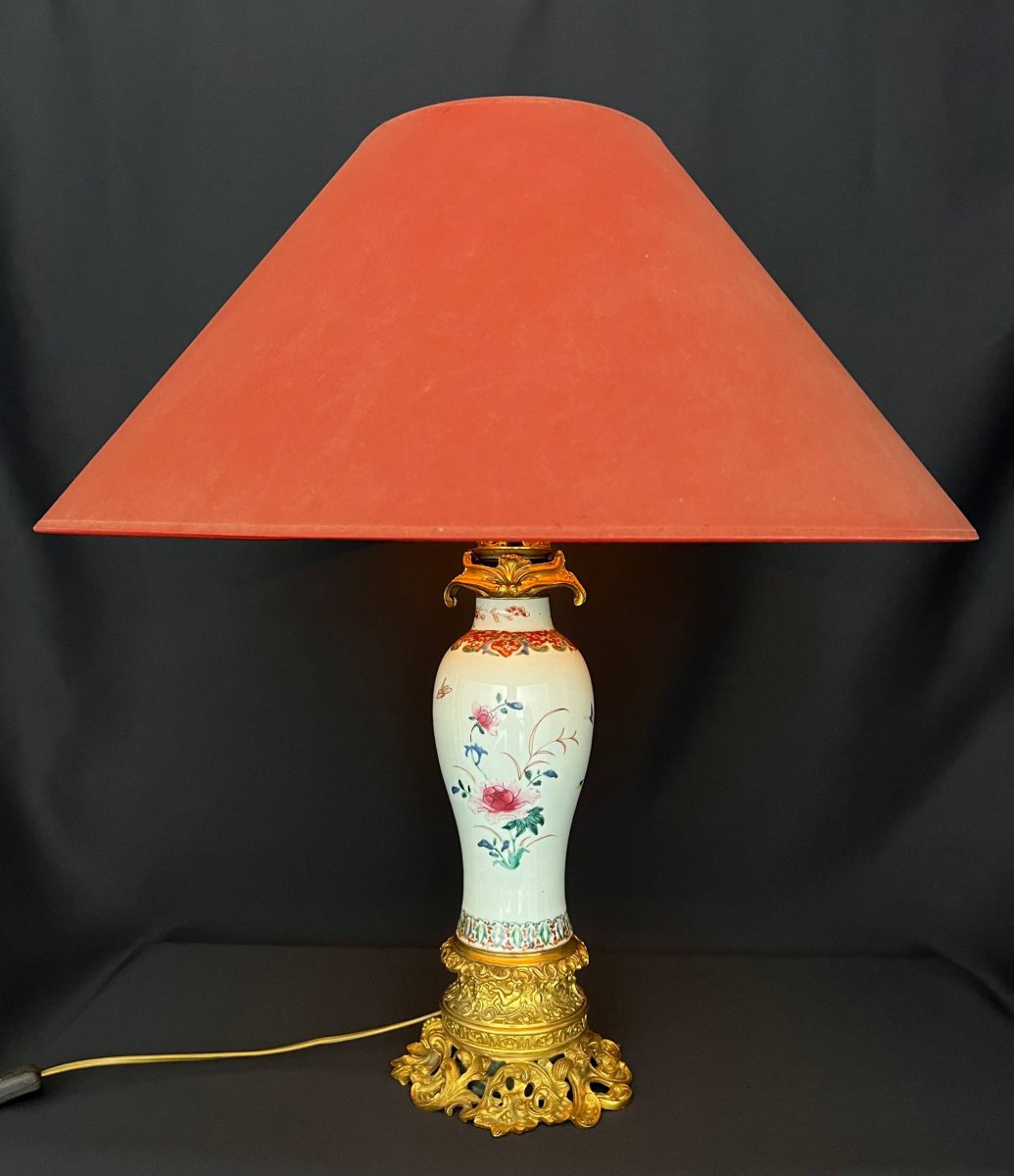 Grande lampe en porcelaine et bronze doré, décor polychrome Famille Rose – fin XIXe siècle-photo-7