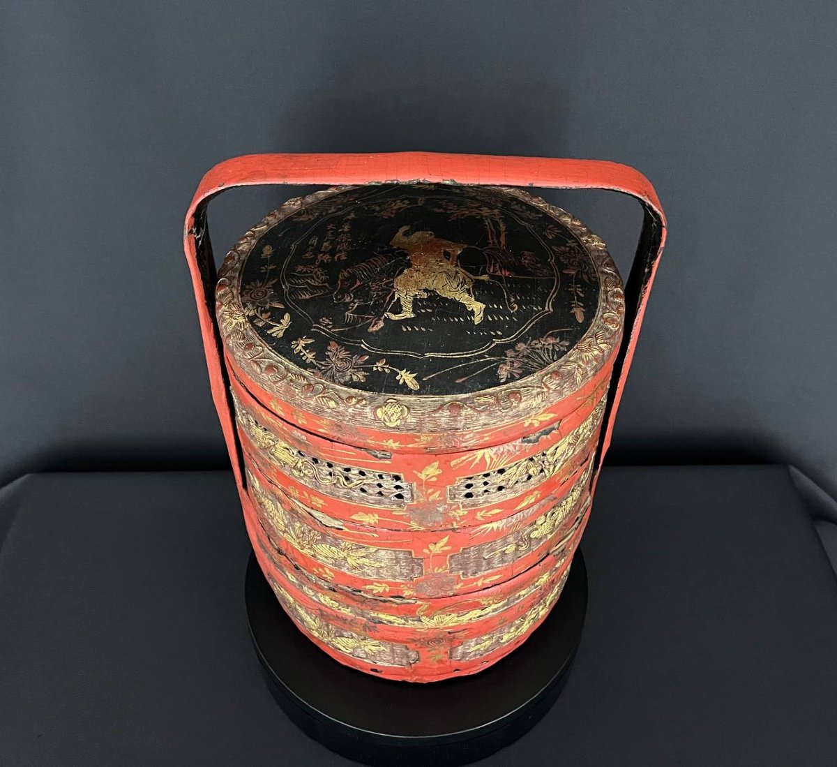 Chinese Wedding Basket In Red And Gold Lacquer-photo-2