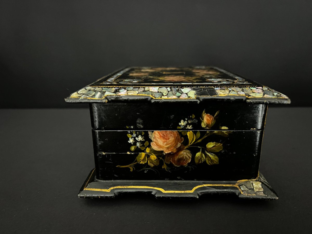 Boîte à bijoux, époque Napoléon III, décor floral peint à la main et incrustations de nacre -photo-3
