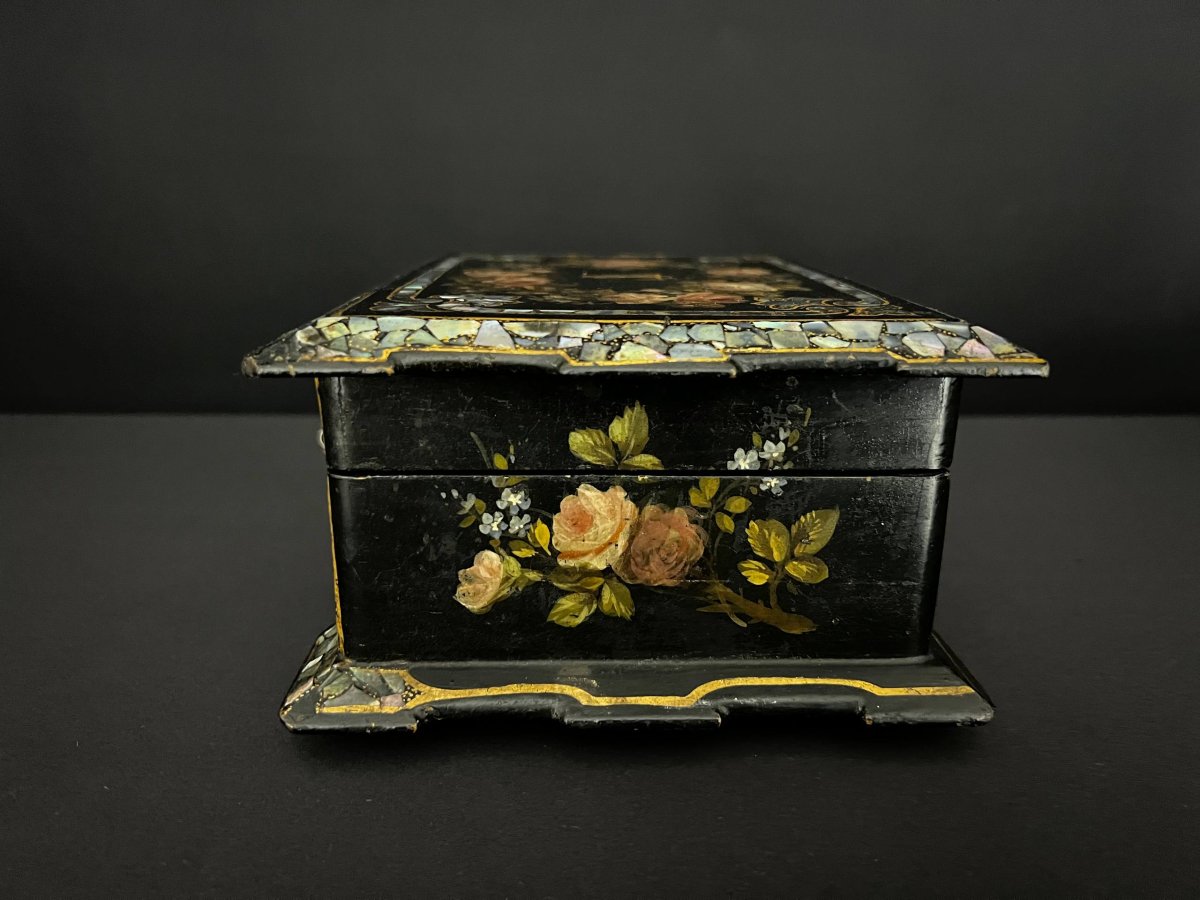Boîte à bijoux, époque Napoléon III, décor floral peint à la main et incrustations de nacre -photo-6