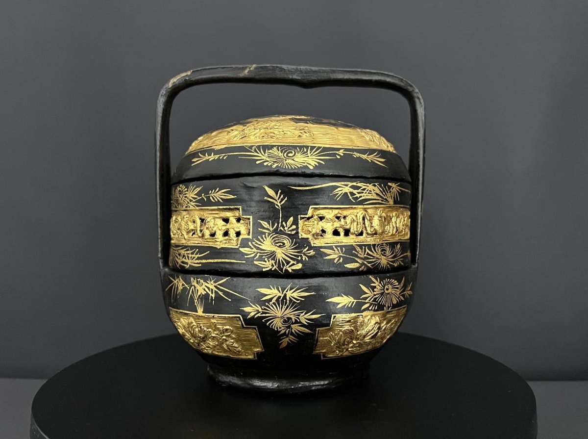 Ancien panier chinois en laque noire et or-photo-1