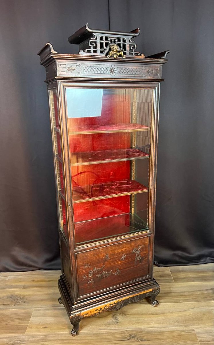 Antique Asian Display Case In Carved Wood-photo-1