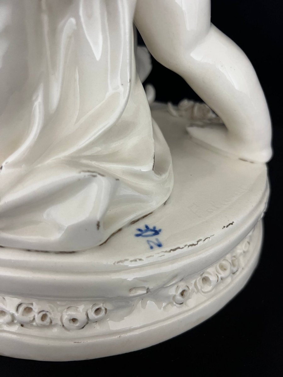Capodimonte Porcelain Group – Two Winged Putti -photo-2