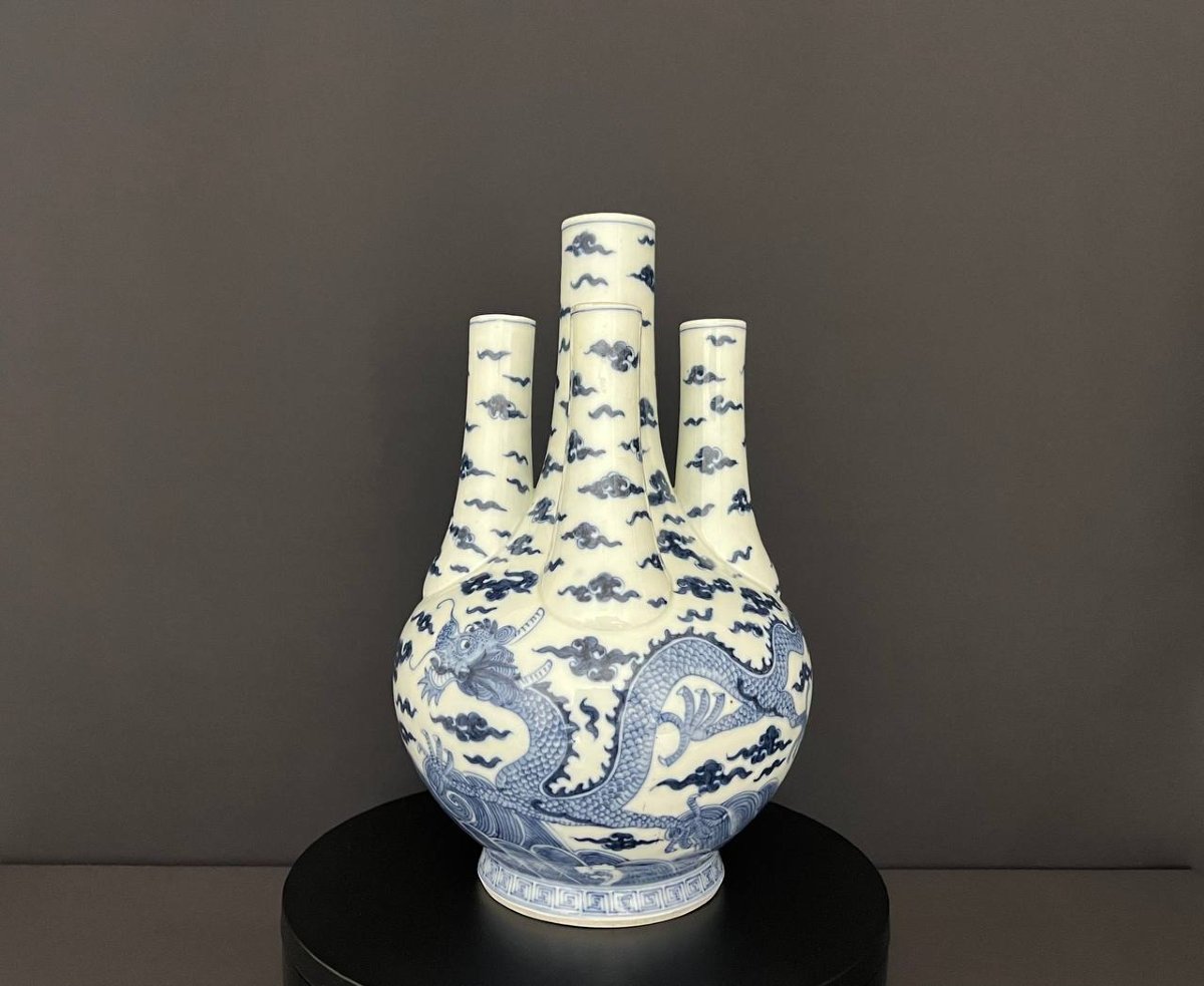 Large Chinese Vase With Dragons – Blue And White Porcelain With Five Collars-photo-2
