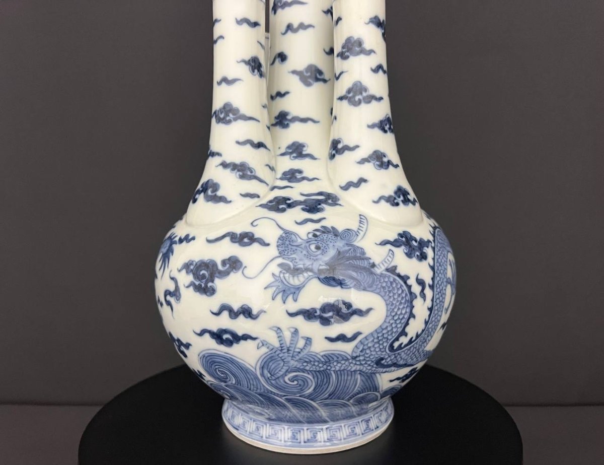Large Chinese Vase With Dragons – Blue And White Porcelain With Five Collars-photo-4