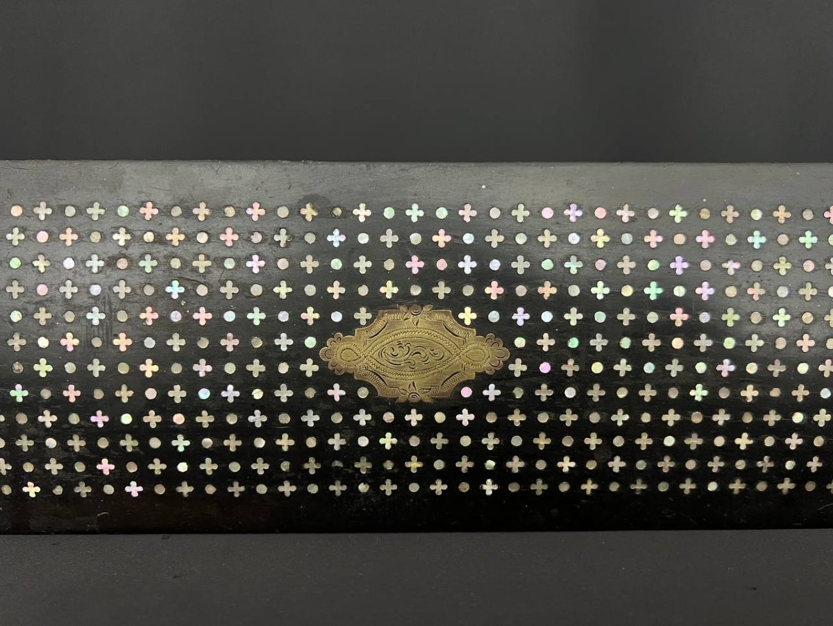 Antique Glove Box In Blackened Wood And Mother-of-pearl Marquetry, 19th Century-photo-1