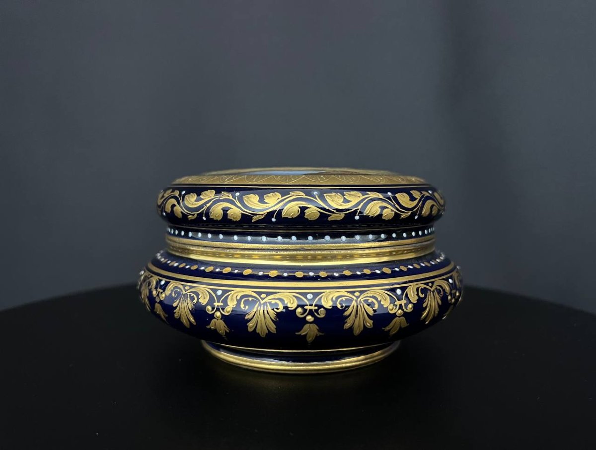 Hand-painted Viennese Porcelain Box-photo-1