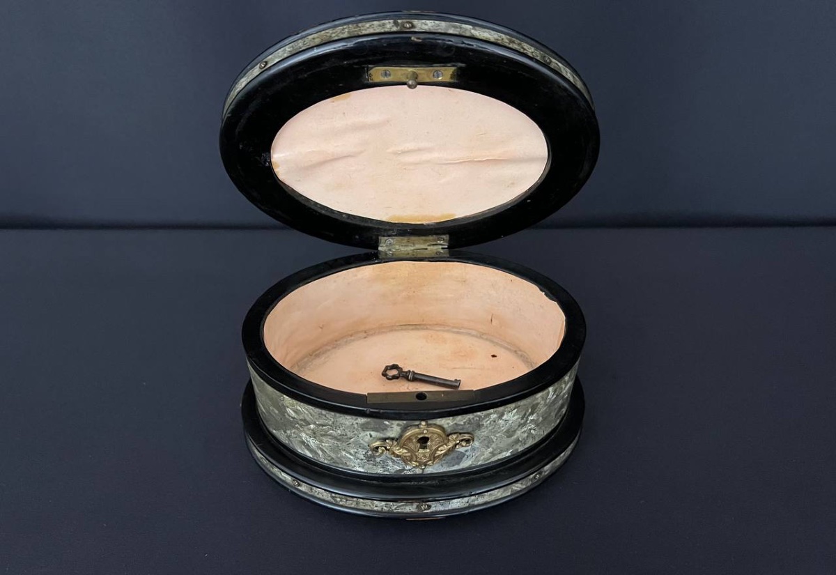 Boîte à bijoux Napoléon III ovale en bois noirci-photo-5