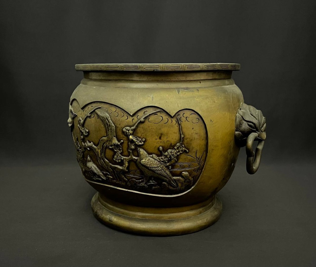 Grande jardinière japonisante en bronze à décor de phénix et oiseaux, fin XIXe siècle-photo-1