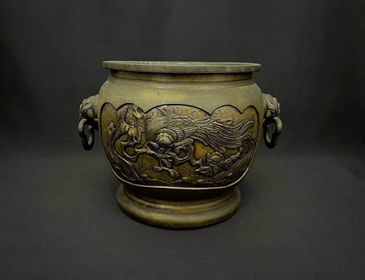Grande jardinière japonisante en bronze à décor de phénix et oiseaux, fin XIXe siècle