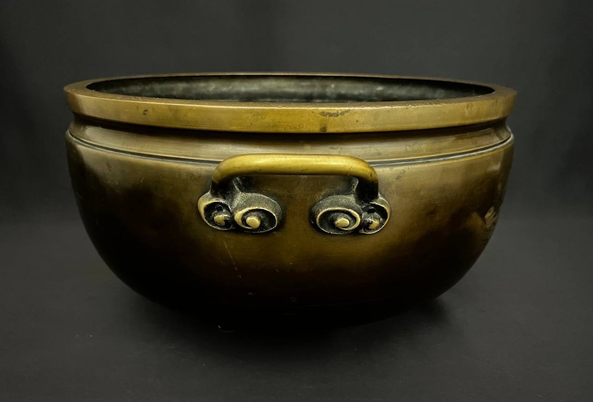 Grande jardinière japonisante en bronze à décor de paysage lacustre-photo-1