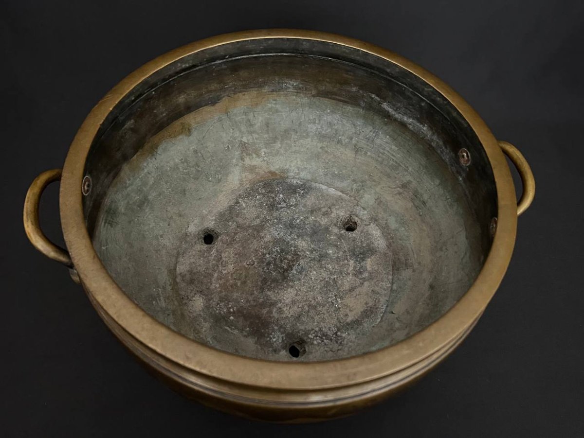 Grande jardinière japonisante en bronze à décor de paysage lacustre-photo-3