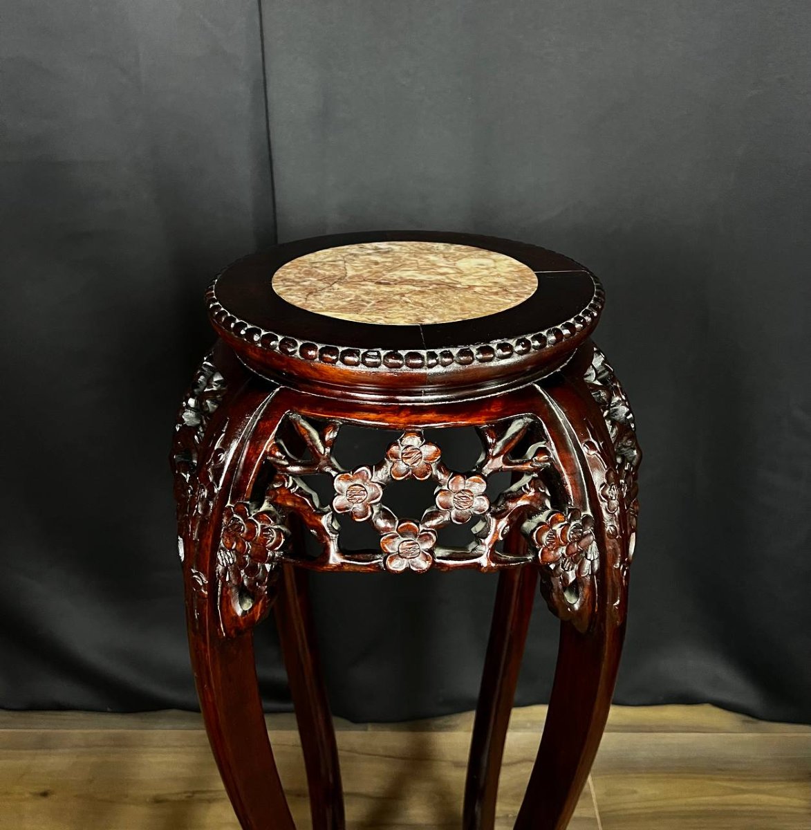 Pair Of Chinese Side Tables In Carved Wood And Marble-photo-7