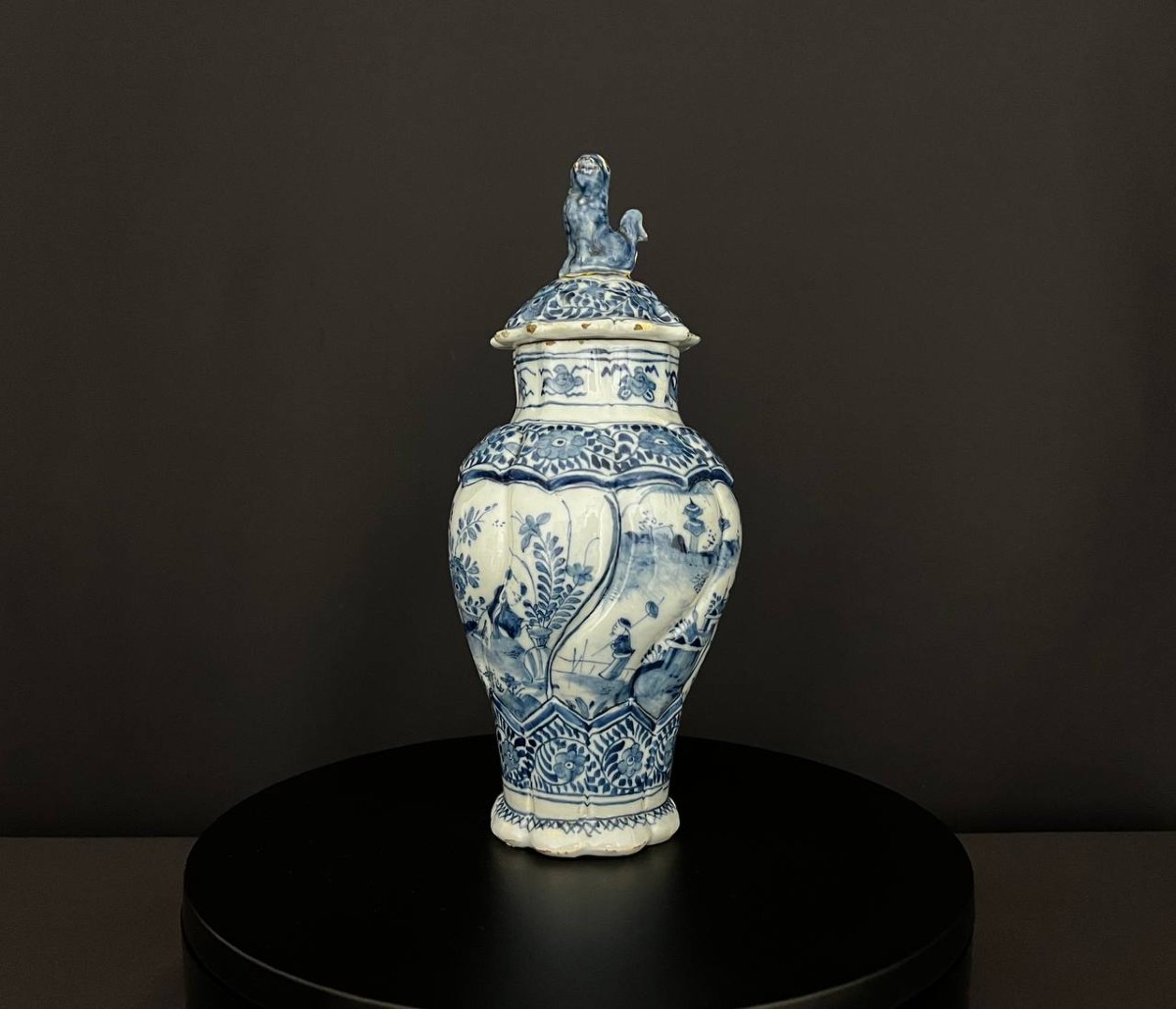 Covered Pot In Delft Earthenware, Chinese Blue-white Decoration, Attributed To The 18th Century