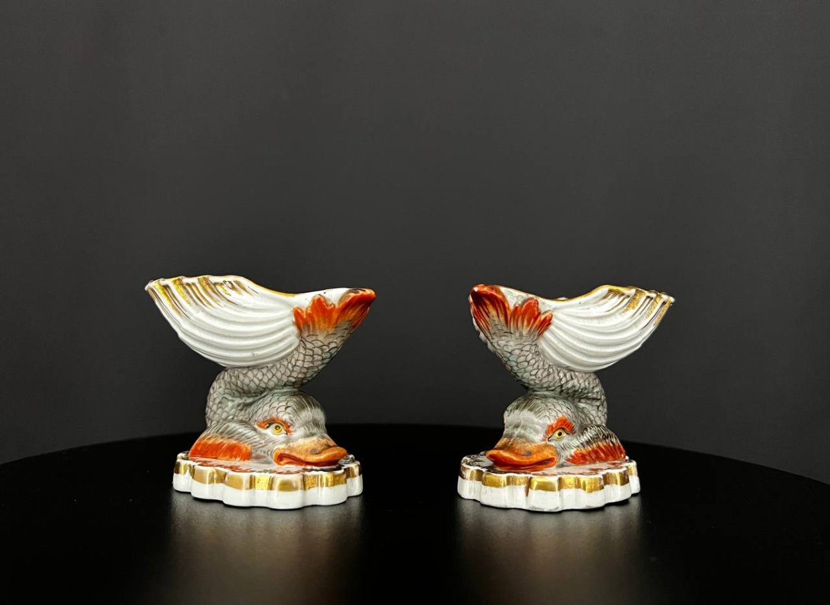 Paire de coupes en porcelaine figurative aux poissons, décor oiseaux, style Meissen-photo-2