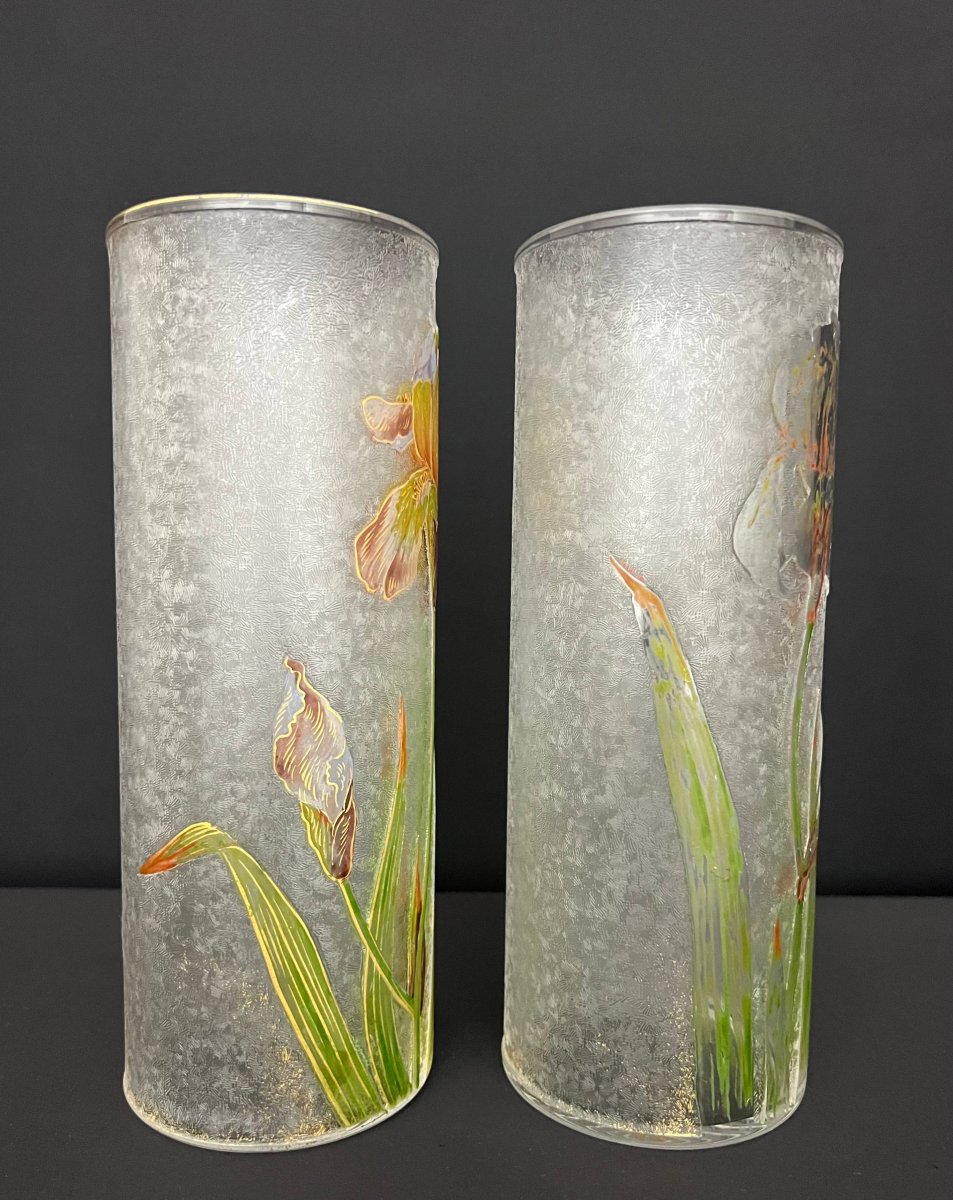 Paire de vases Baccarat en verre givré, décor d’iris émaillés-photo-4