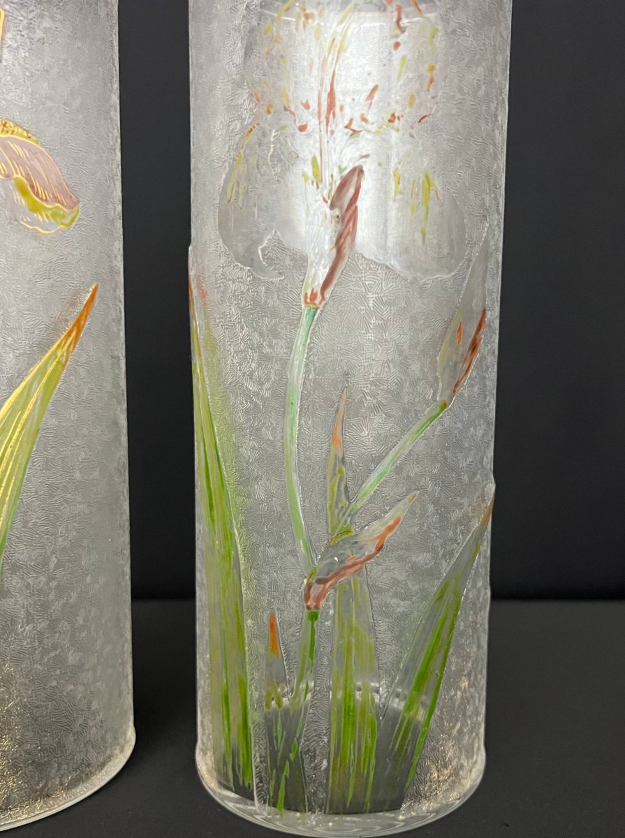 Paire de vases Baccarat en verre givré, décor d’iris émaillés-photo-5