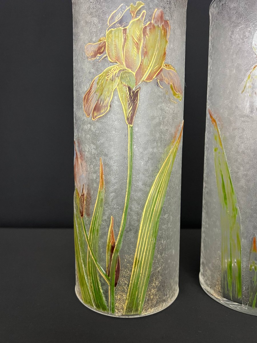 Paire de vases Baccarat en verre givré, décor d’iris émaillés-photo-6