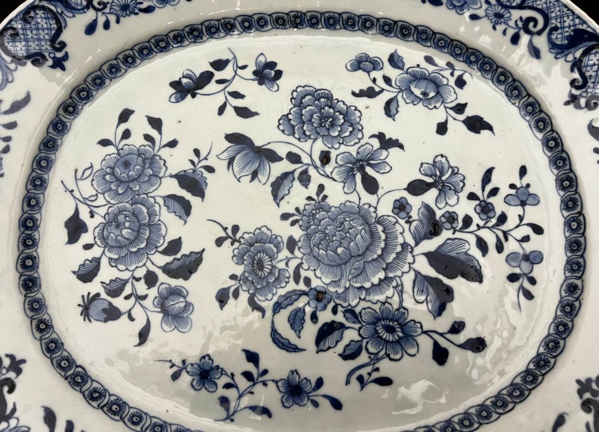 Large Pair Of Oval Chinese Porcelain Dishes With Blue And White Decoration-photo-3