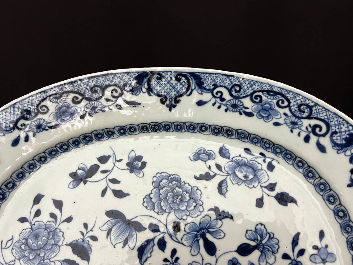 Large Pair Of Oval Chinese Porcelain Dishes With Blue And White Decoration-photo-4