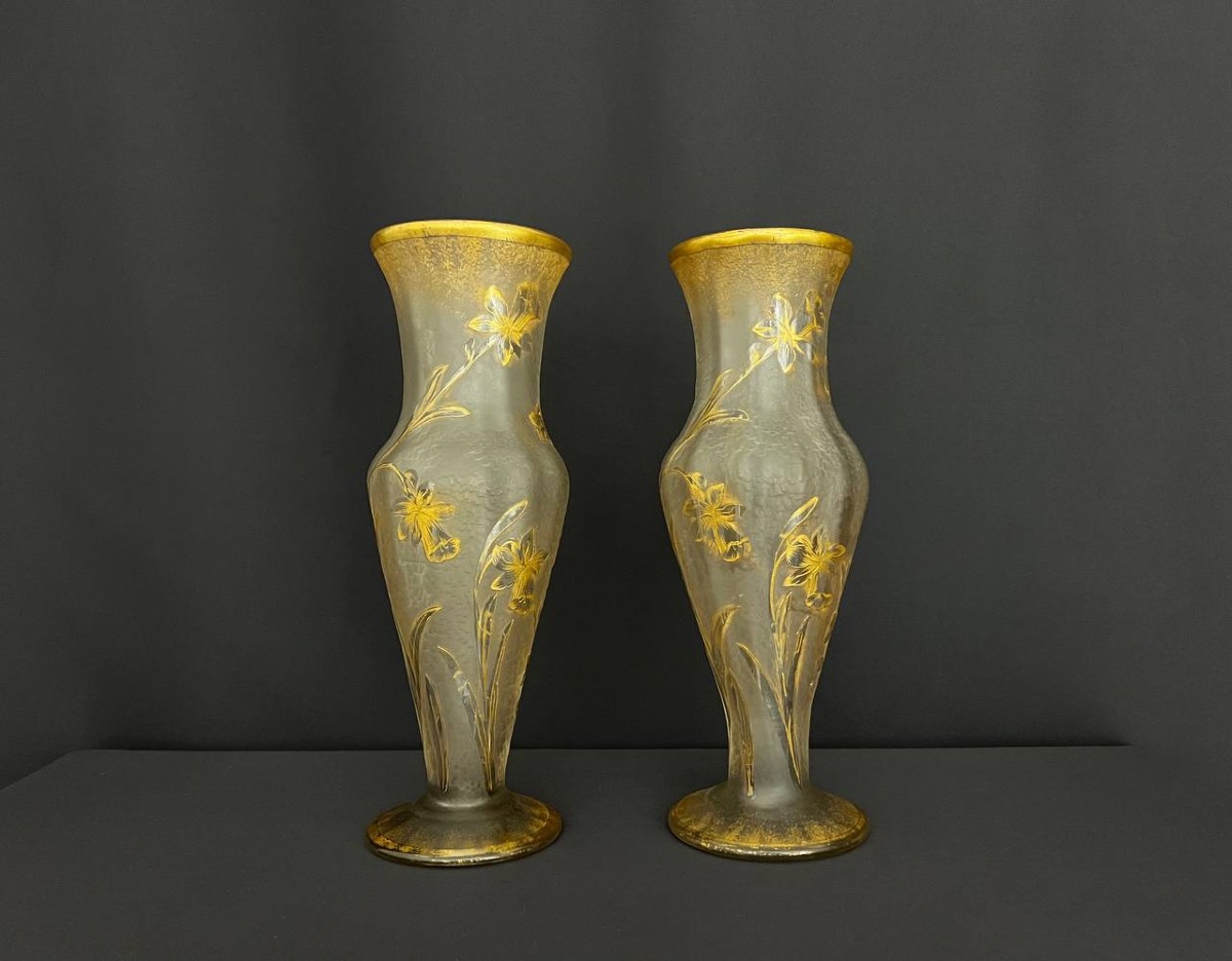 Pair Of Frosted Glass Vases With Gilded Floral Decoration - Cristallerie De Saint-denis