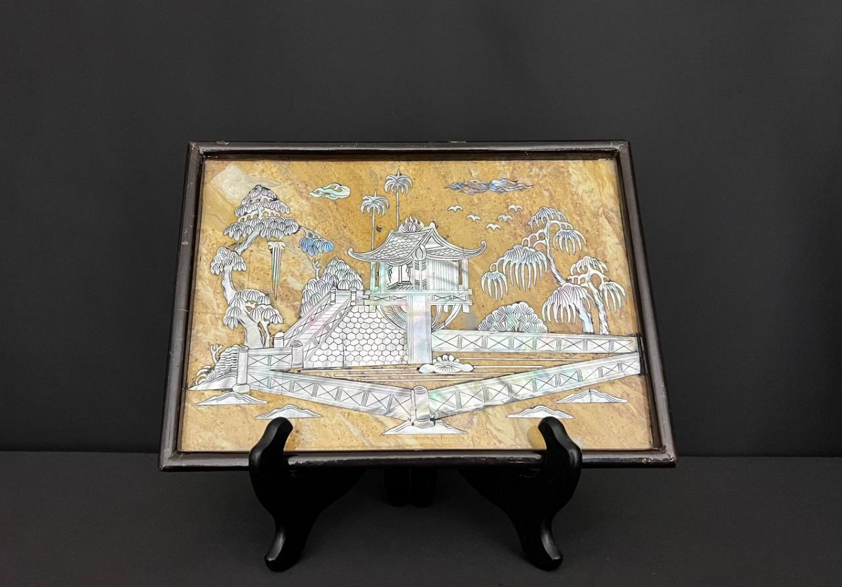 Marbled Stone Top Inlaid With Mother-of-pearl