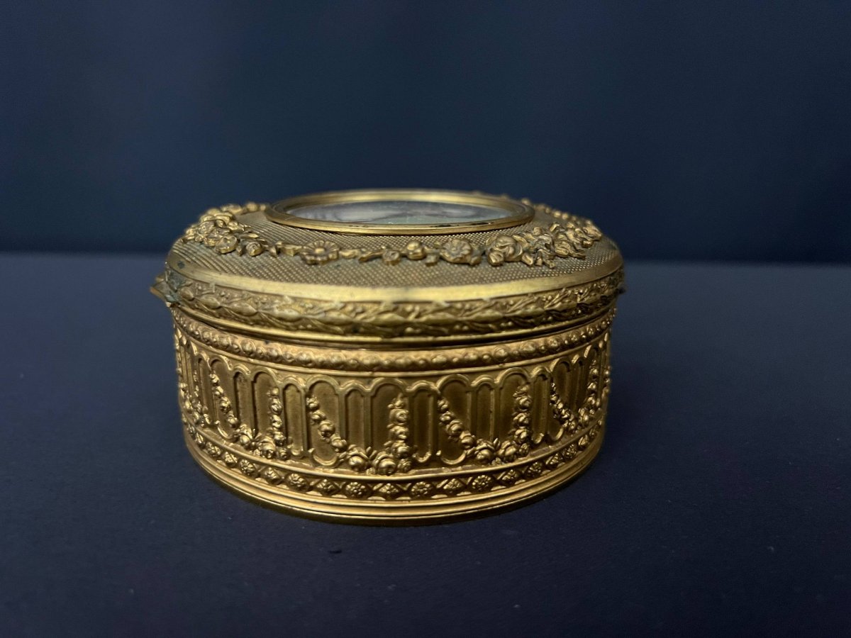 Boîte à bijoux en bronze doré, miniature signée, style Louis XVI-photo-5