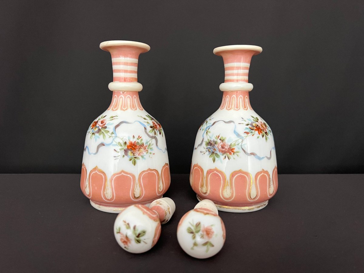 Paire de flacons en opaline peinte et dorée, époque Napoléon III-photo-3