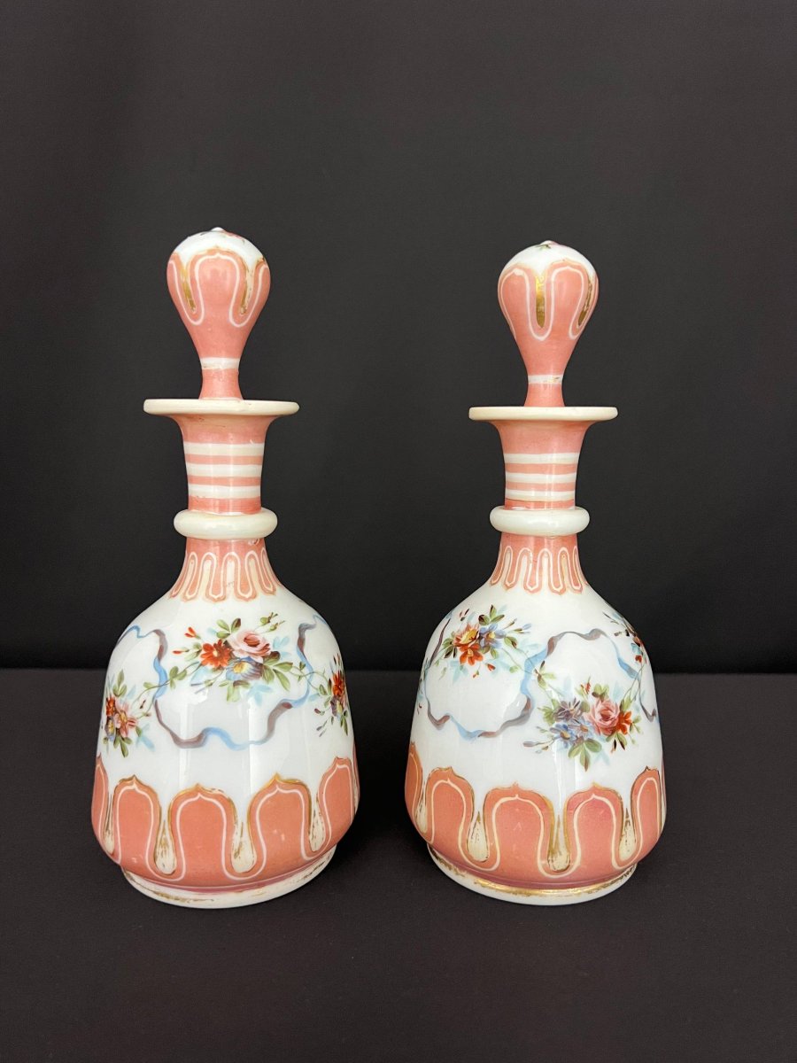 Paire de flacons en opaline peinte et dorée, époque Napoléon III-photo-5