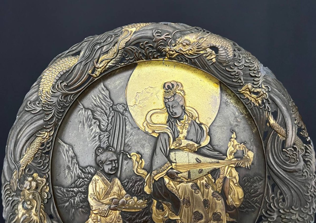 Élément décoratif japonisant ancien en bronze à décor de dragons-photo-2
