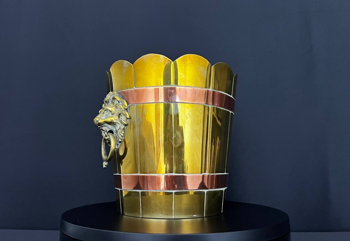 Seau à champagne en laiton et cuivre à décor de lions-photo-5